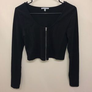 Black crop top long sleeve with zipper